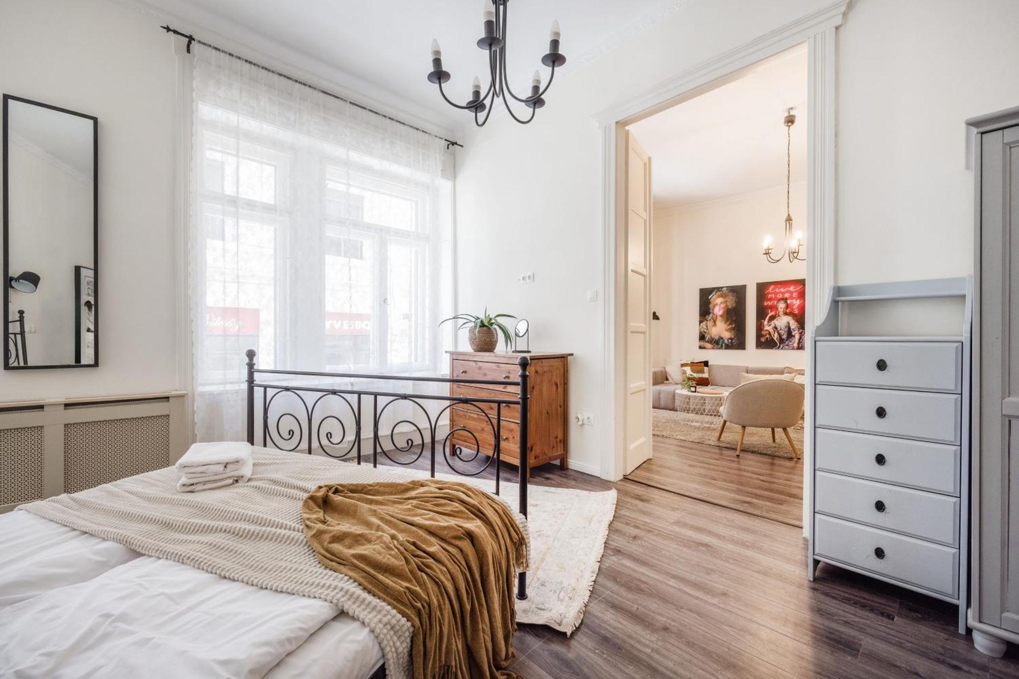 Magnificent Elegance By Magyar Street & Market Apartament