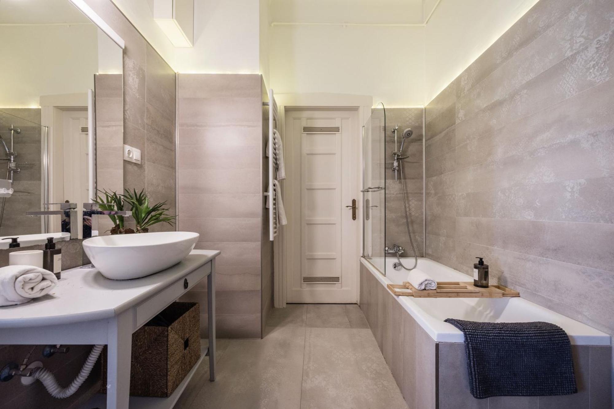 Magnificent Elegance By Magyar Street & Market Apartament