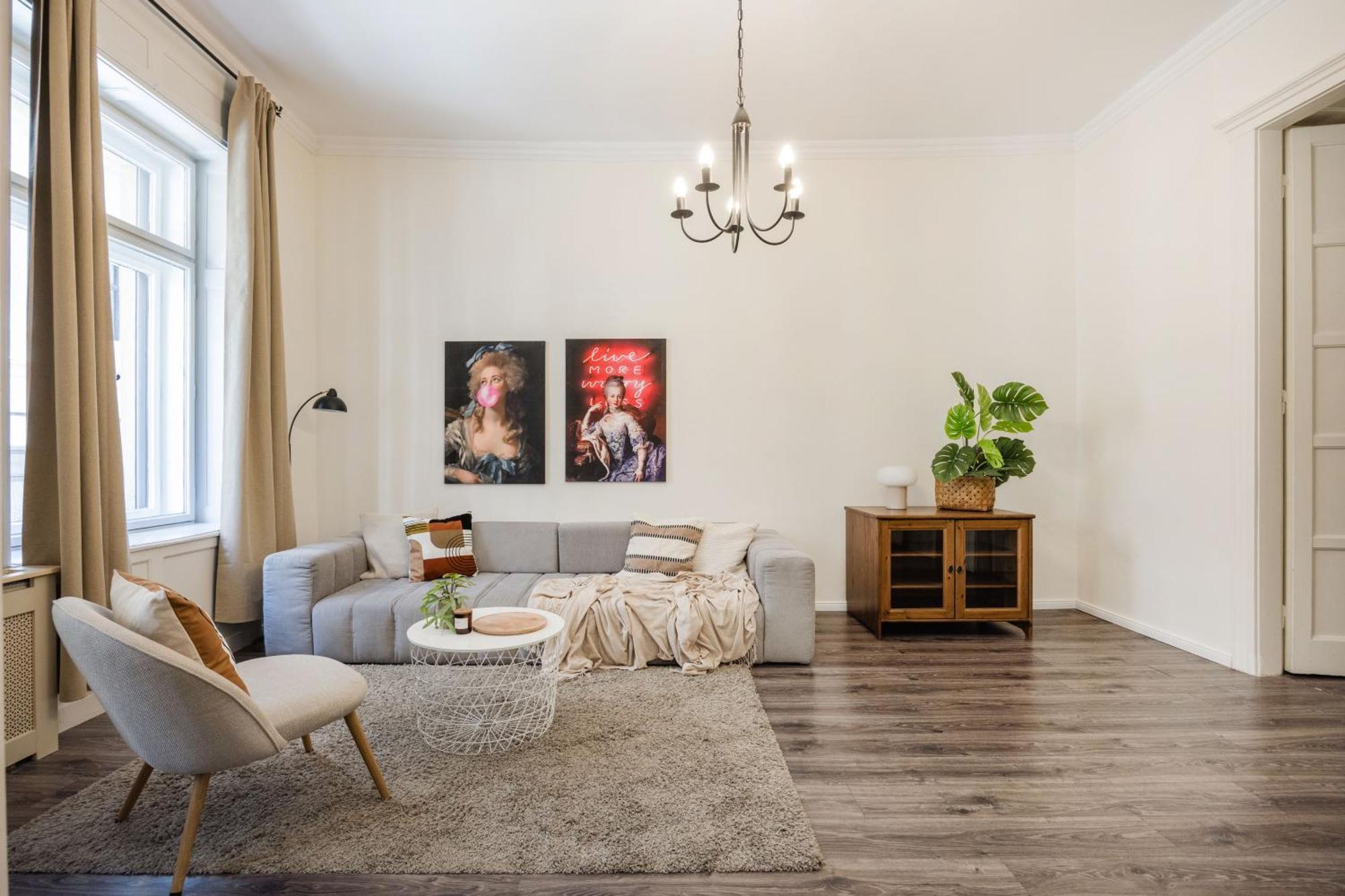 Magnificent Elegance By Magyar Street & Market * Будапешт